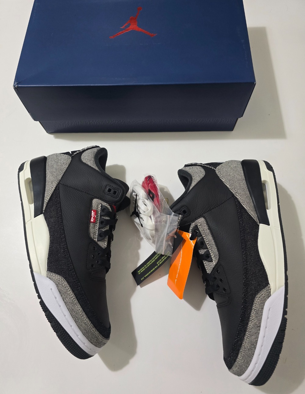 Levi's x Air Jordan 3 Black White — 42.5, Novo