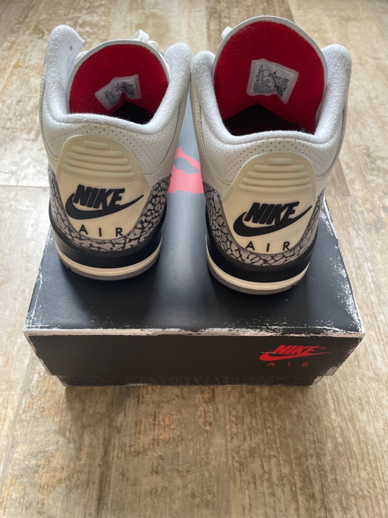 Foto 4 de Air Jordan 3 White Cement Reimagined — 40, Usado