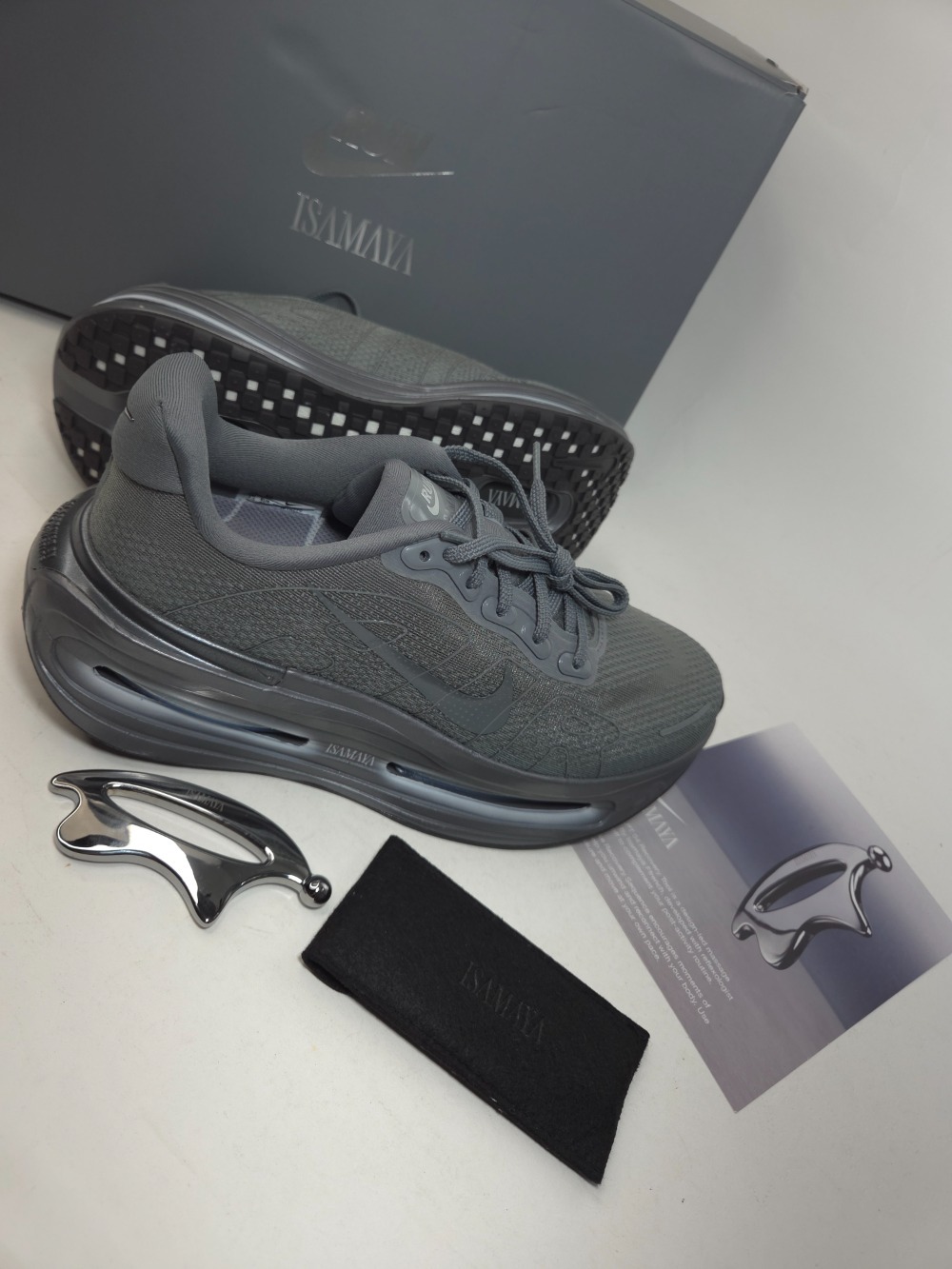 Isamaya Ffrench x Nike Vomero Premium Smoke Grey Light Smoke Grey — 40, Novo