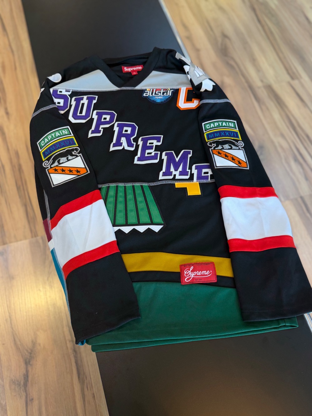 Camiseta Supreme Paneled Hockey Jersey Black SS26-W12 — M, Novo
