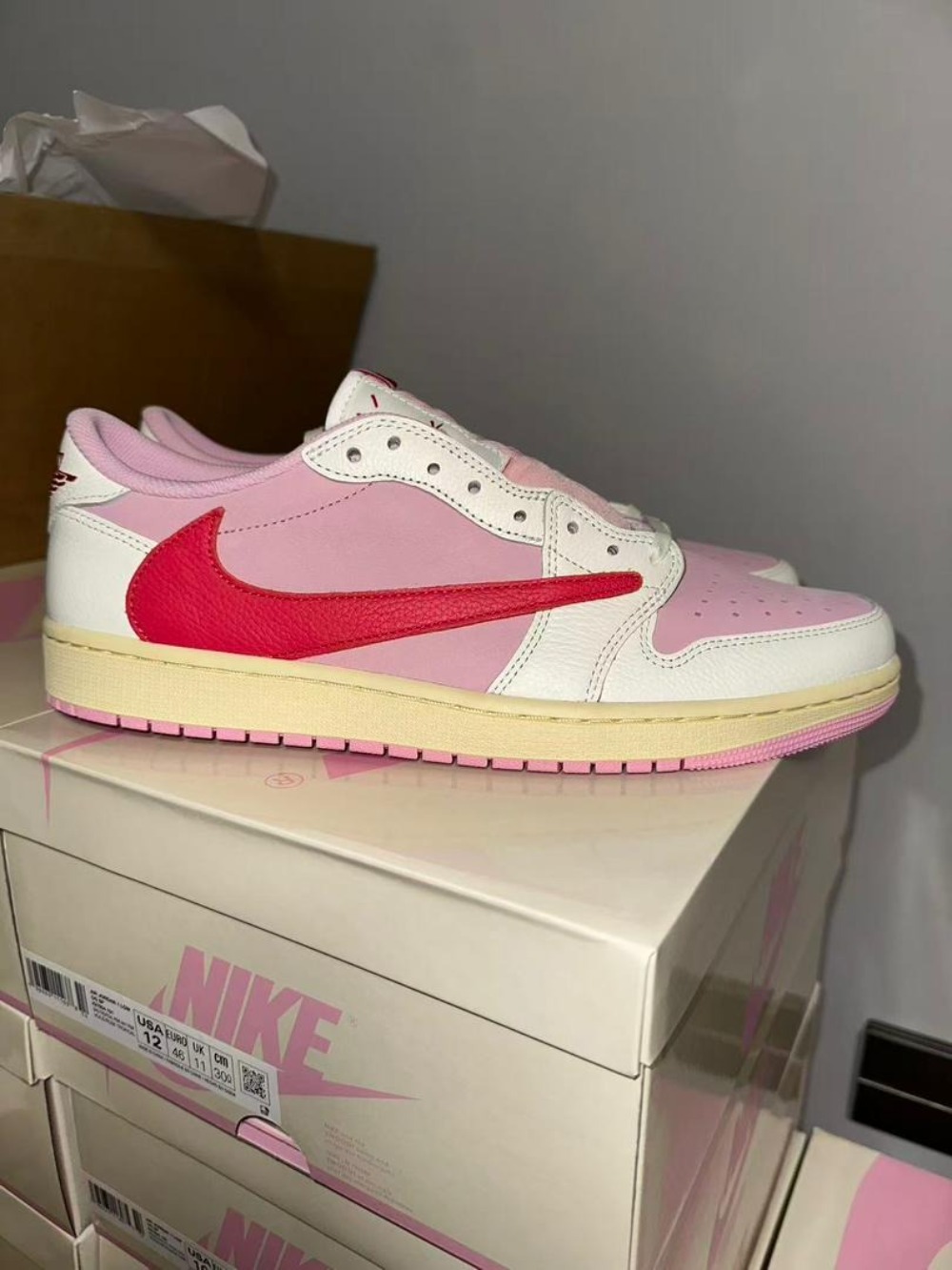 Travis Scott x Air Jordan 1 Low OG SP Sail Tropical Pink — 44, Novo