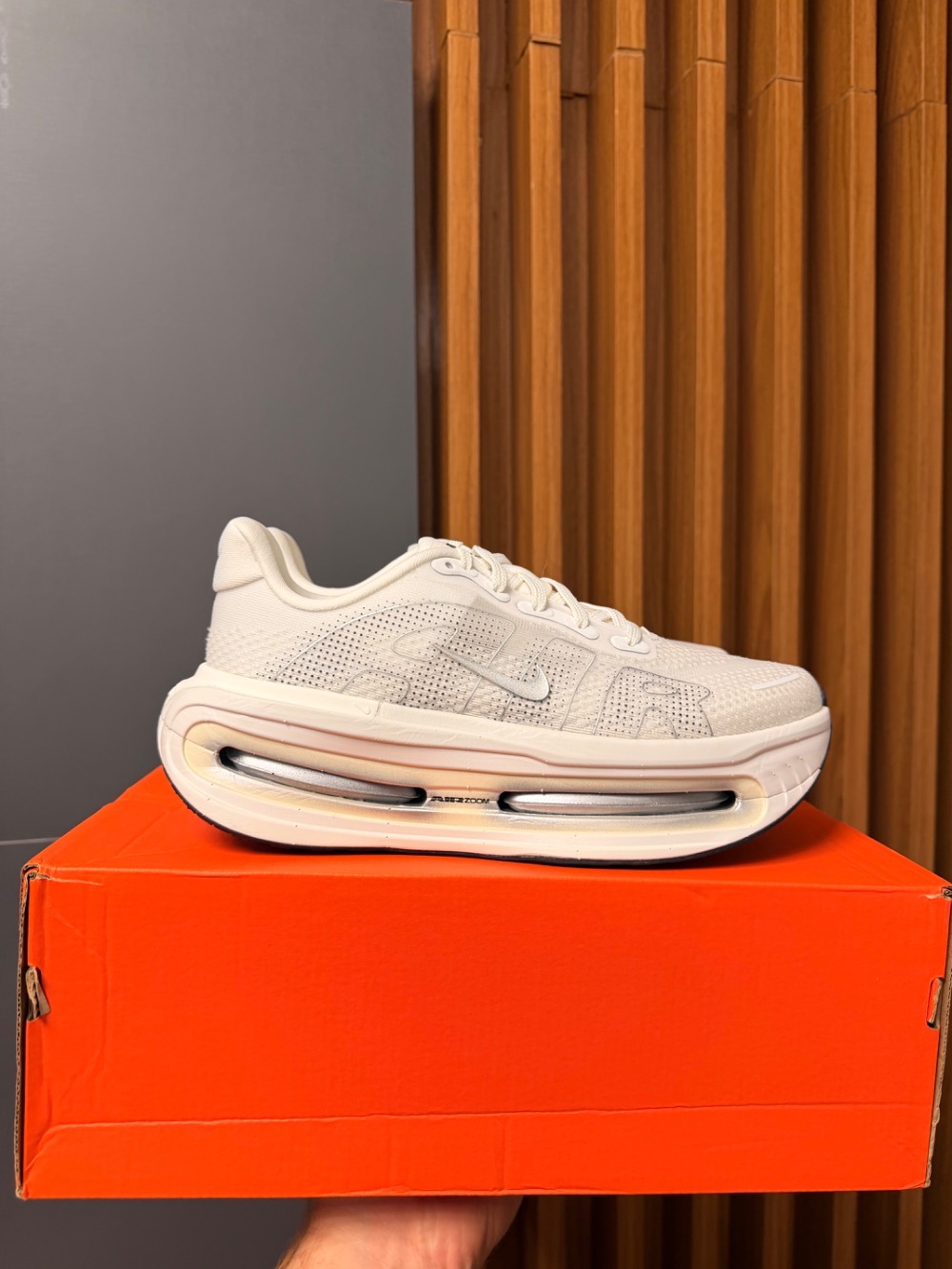 Nike Air Zoom Vomero Premium Summit White Sail — 36, Novo