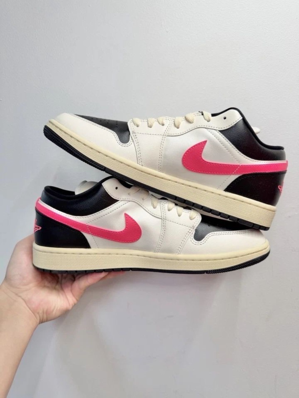 Nike Air Jordan 1 Low Pale Ivory Feminino — 35.5, Novo