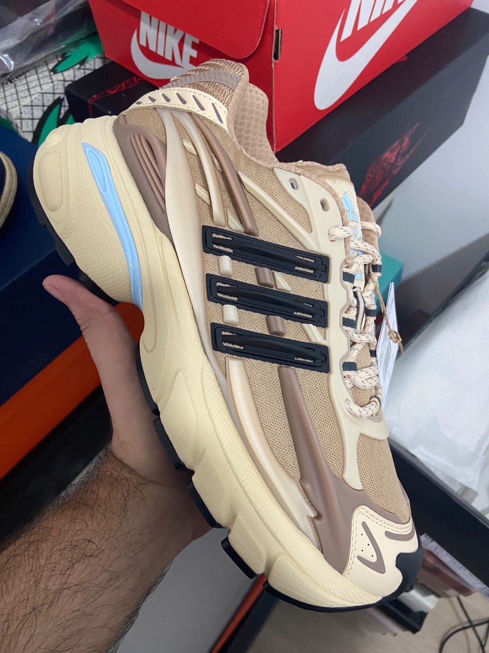 Pharrell Williams x adidas Adistar Jellyfish Crystal Sand Trace Brown — 42, Novo