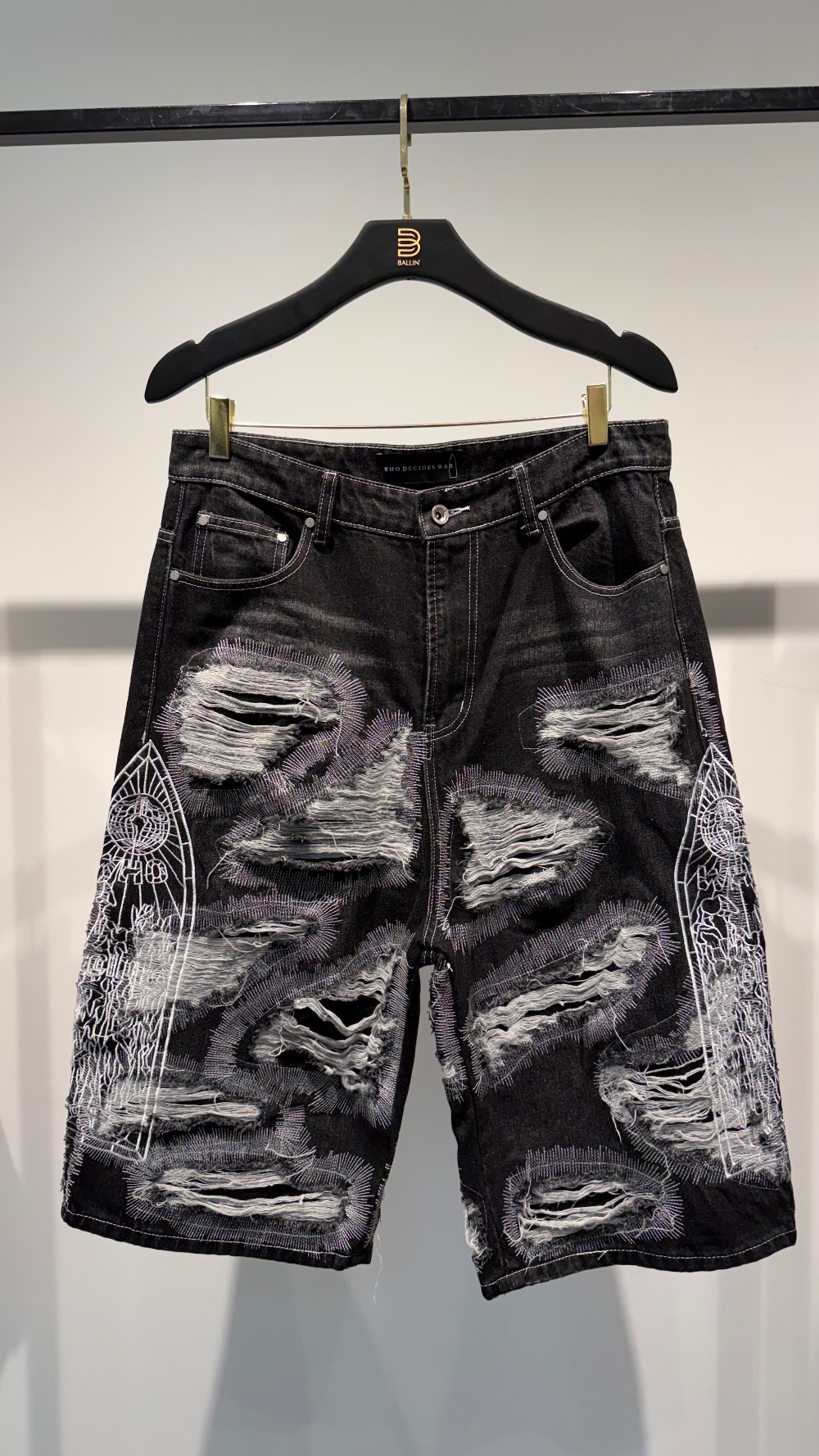Shorts Who Decides War Darning Embroidered Denim Black — 42, Novo