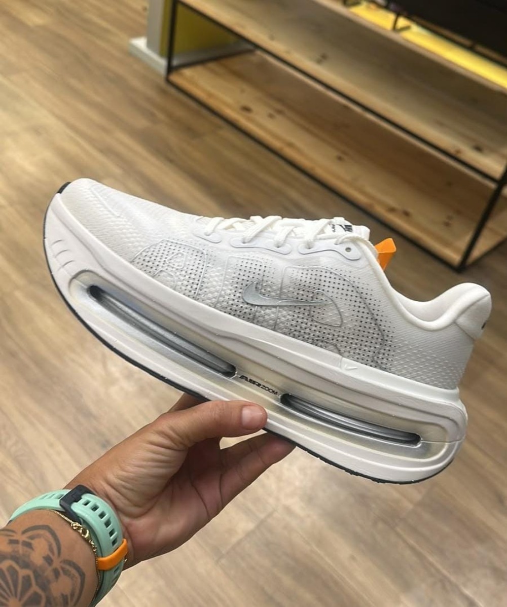 Nike Air Zoom Vomero Premium Summit White Sail — 35, Novo
