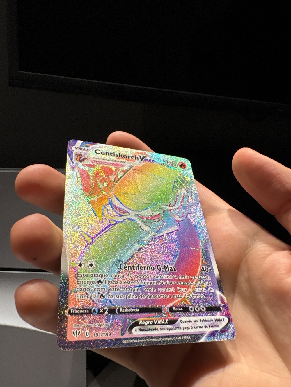 Centiskorch VMAX (191/189) Escuridão Incandescente Pokémon TCG — Lightly Played, Usado