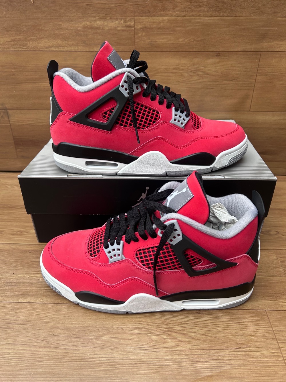 Air Jordan 4 Retro Toro Bravo (2026) — 41, Novo