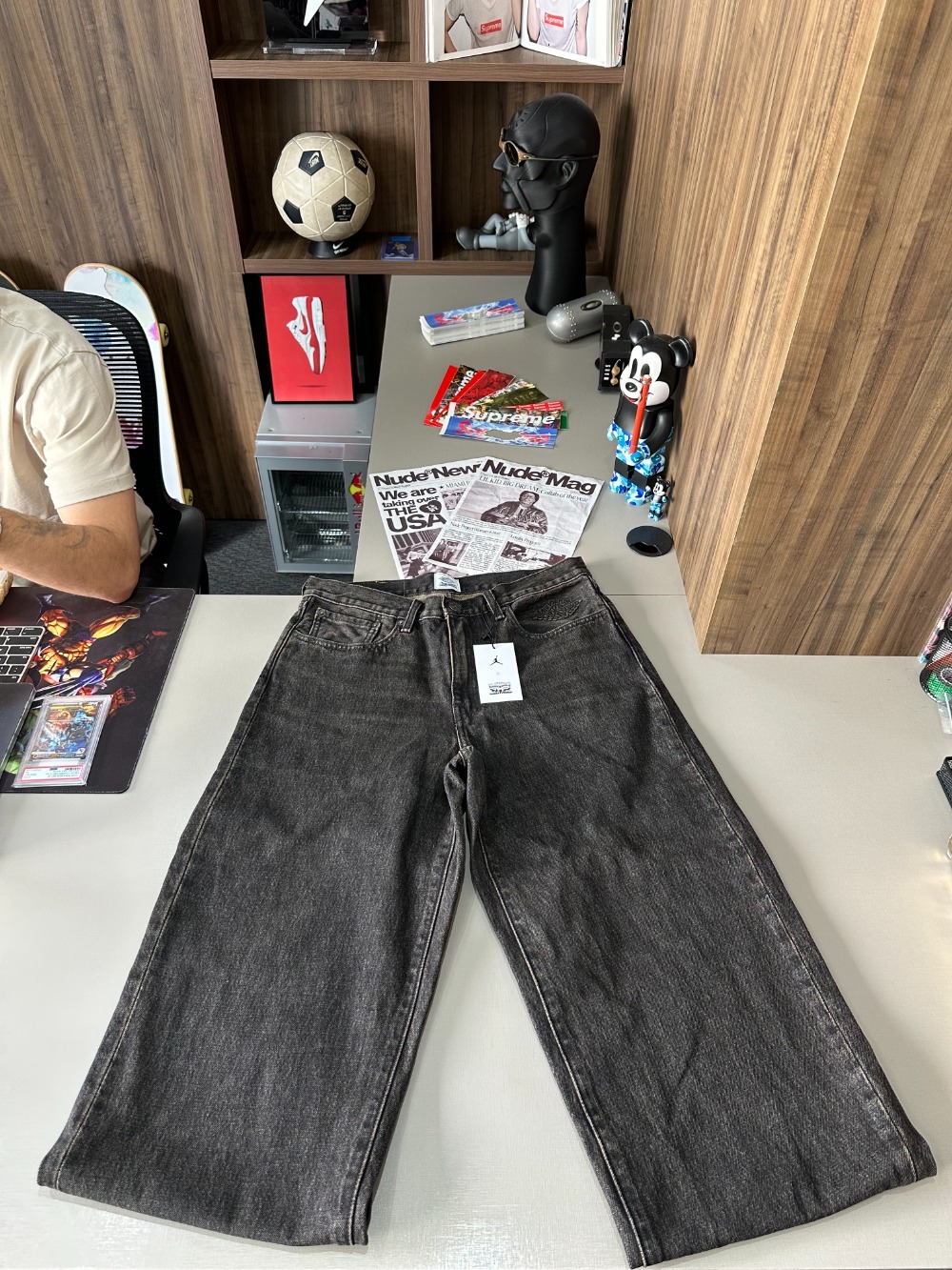 Levi's x Air Jordan Calça Baggy Jeans Black Wash — 44, Novo