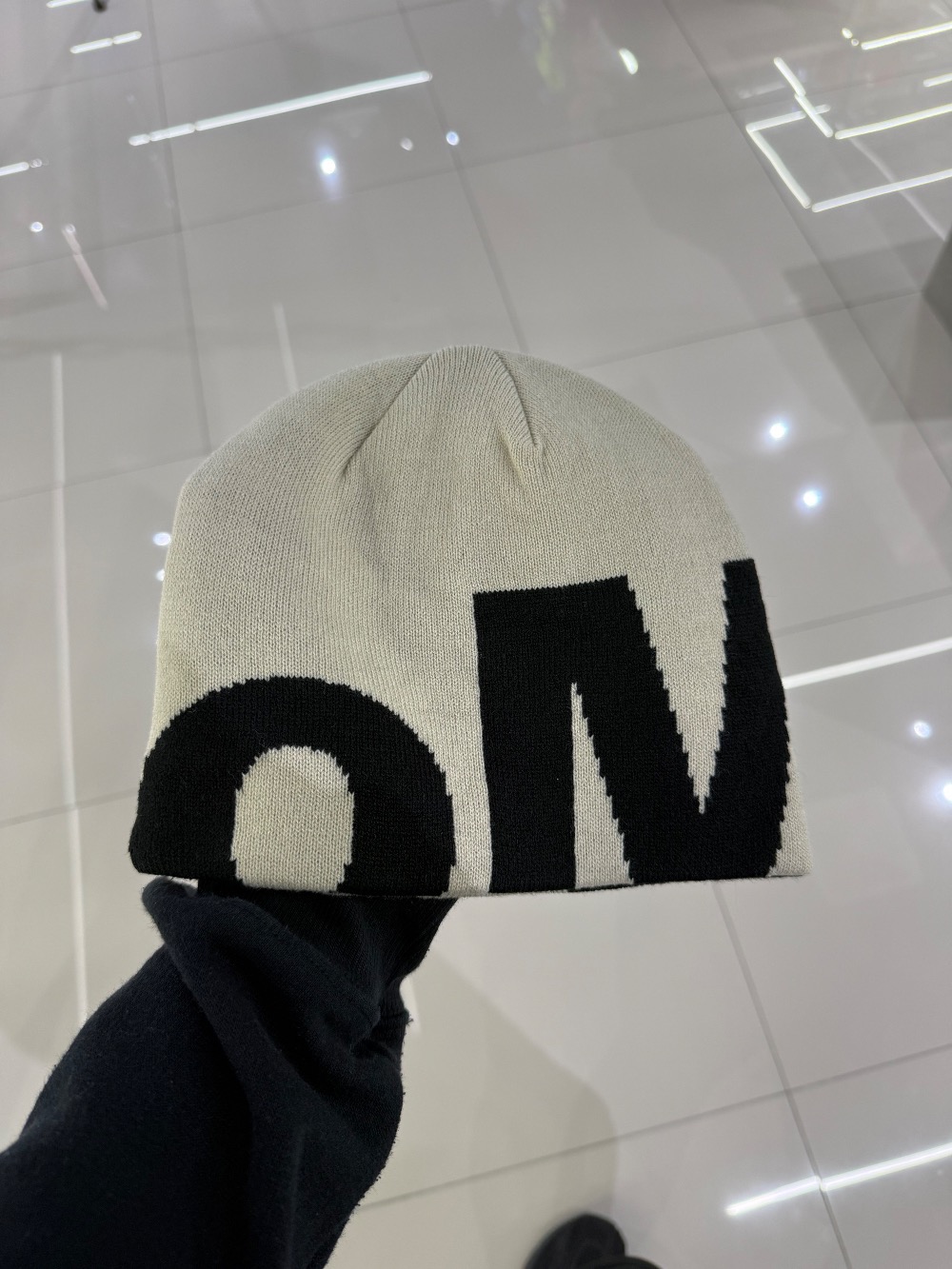 Touca oMA Studios Jumbo Logo Skully Cream — Único, Novo