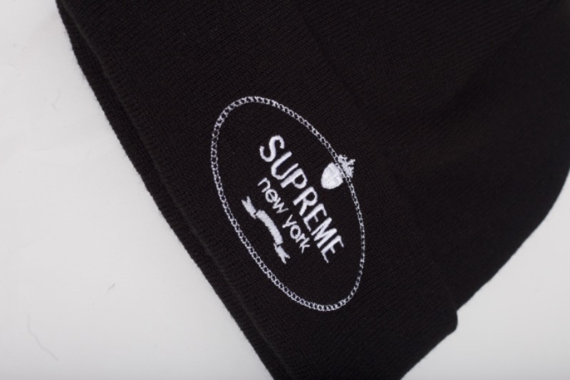 Foto 2 de Touca Supreme Crest Black — Único, Novo