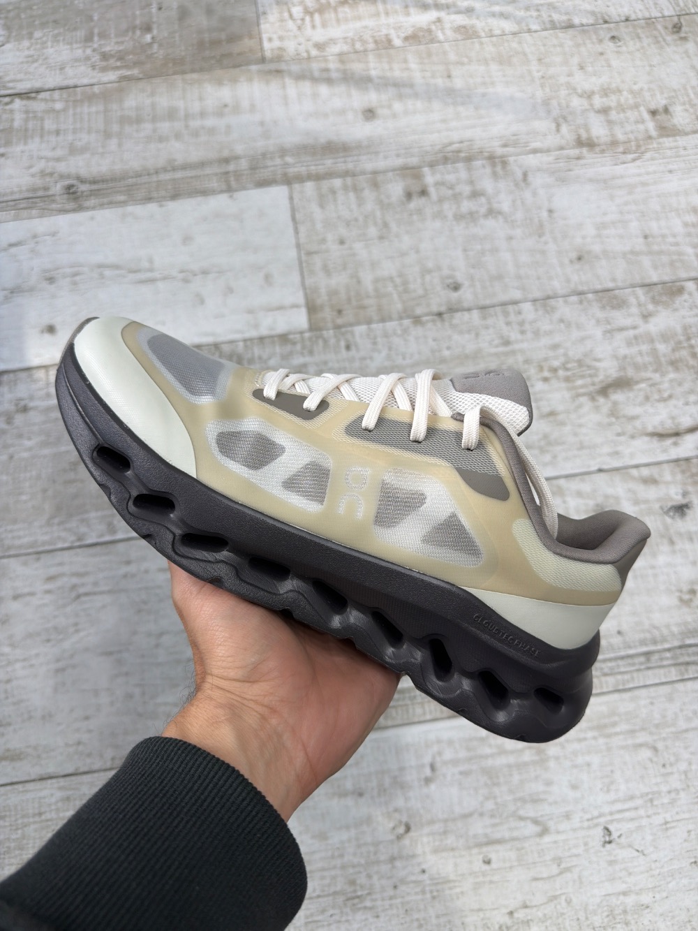 On Running Cloudtilt Remix Dew Pebble — 40 / 41 / 42, Novo