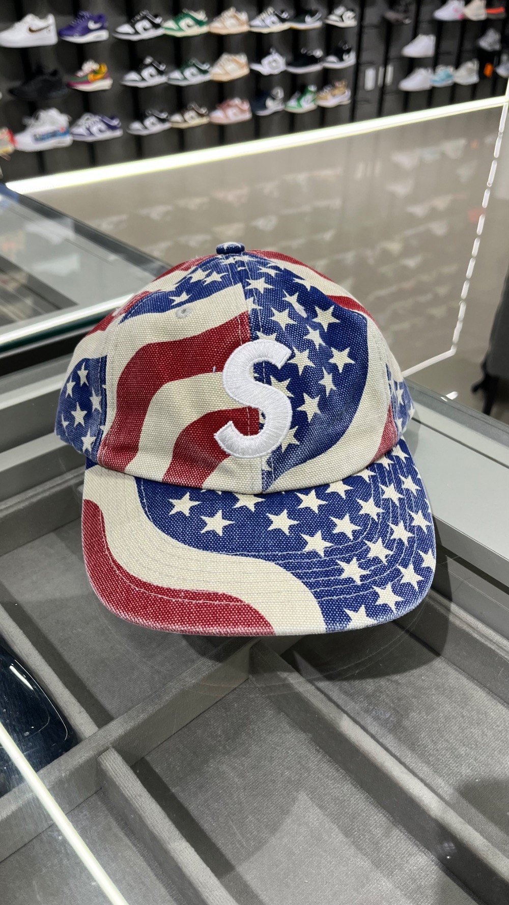 Boné Supreme Pigment Coated S Logo 6-Panel Flag SS26-W5 — Único, Novo
