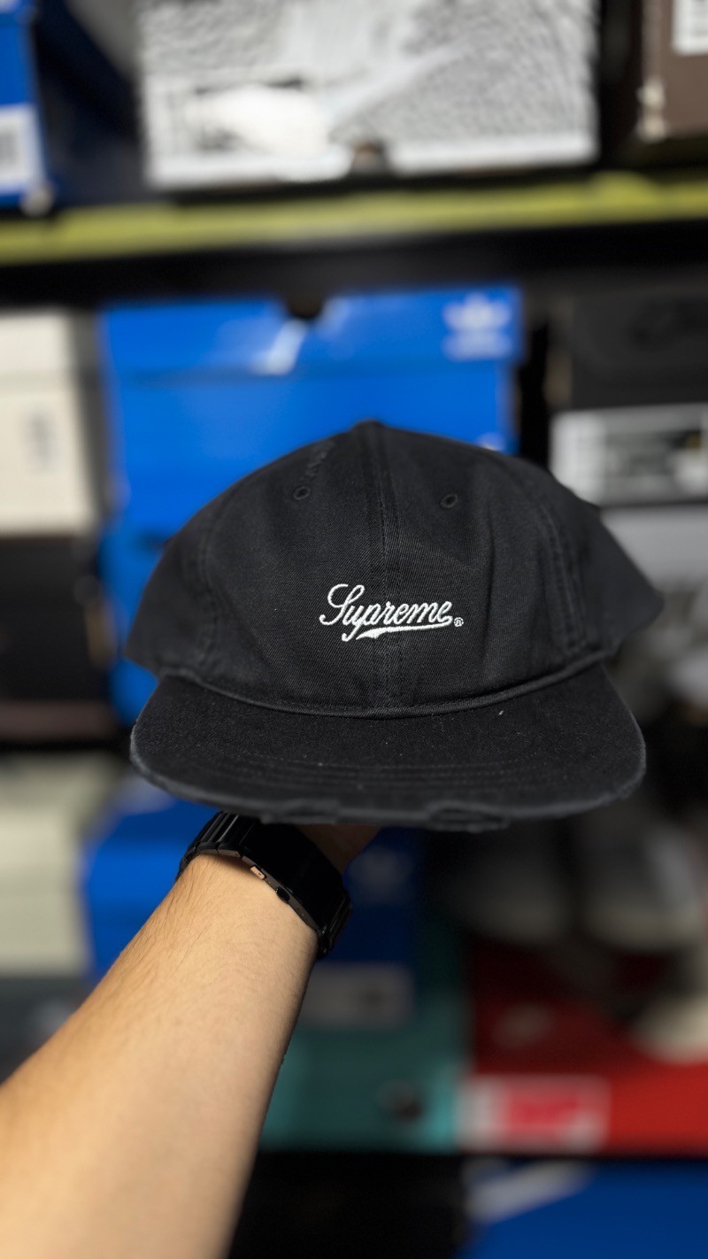 Foto 3 de Boné Supreme Distressed Script 6-Panel Black FW25-W3 — Único, Novo