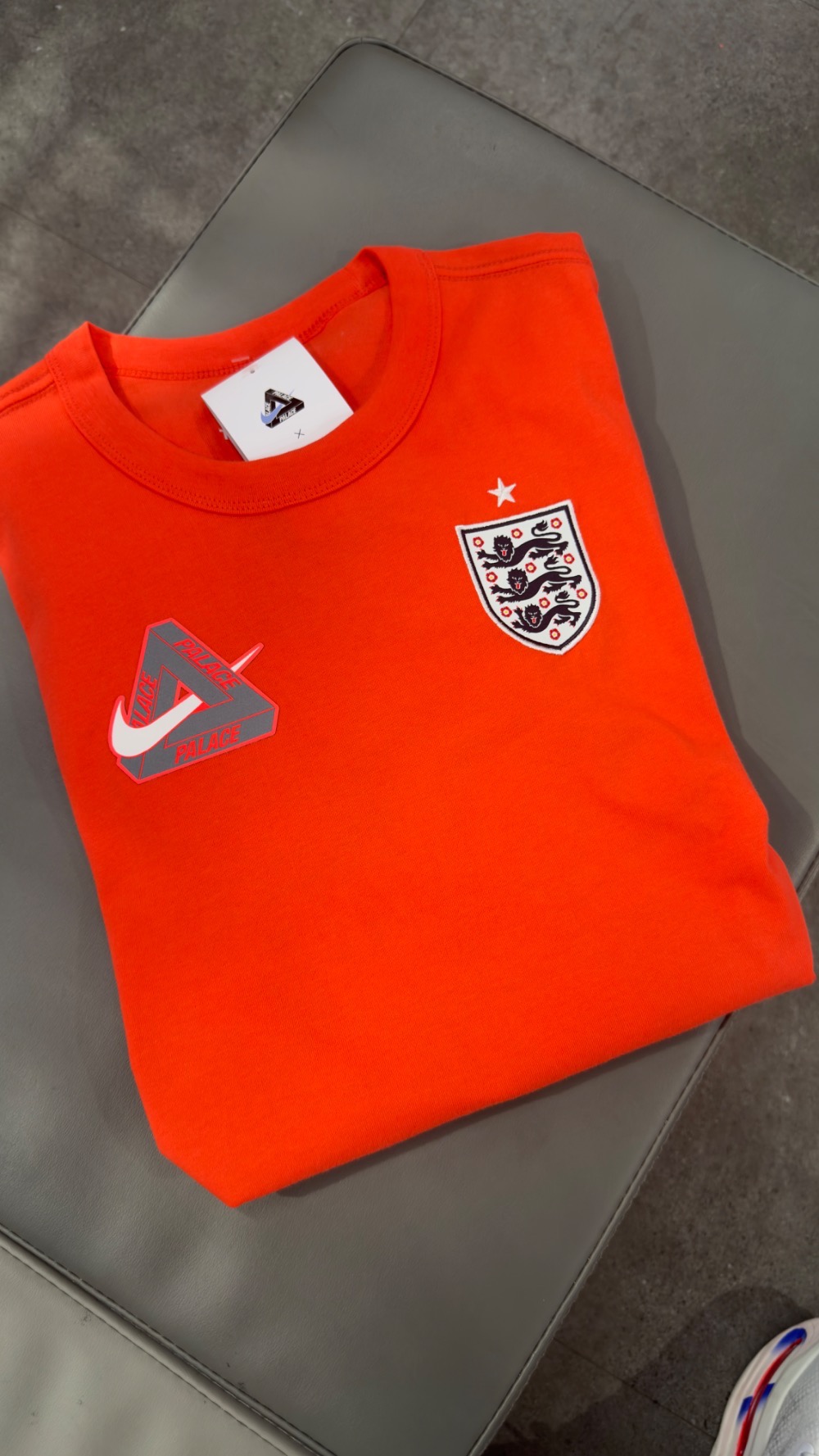 England x Palace x Nike Camiseta LT Crimson — M, Novo