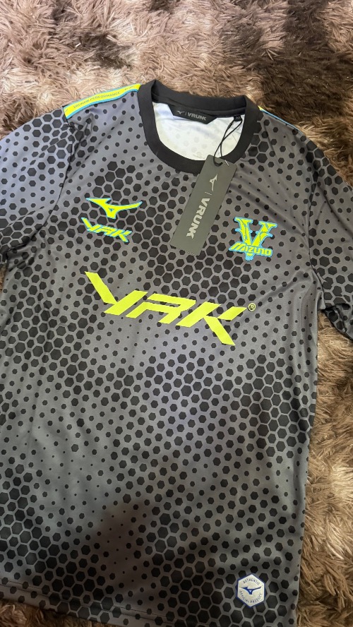 Vrunk x Mizuno Camiseta Jersey Grey — M, Novo