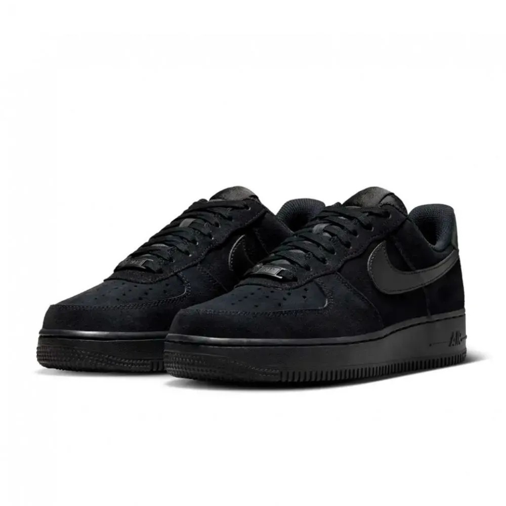 Nike Air Force 1 Low Triple Black Suede — 37, Novo