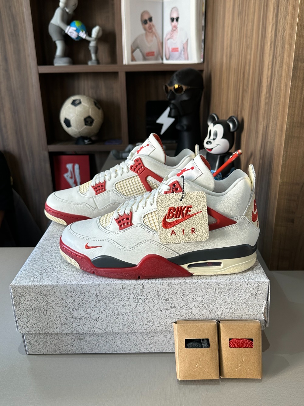 Nigel Sylvester x Air Jordan 4 Brick After Brick — 45, Novo