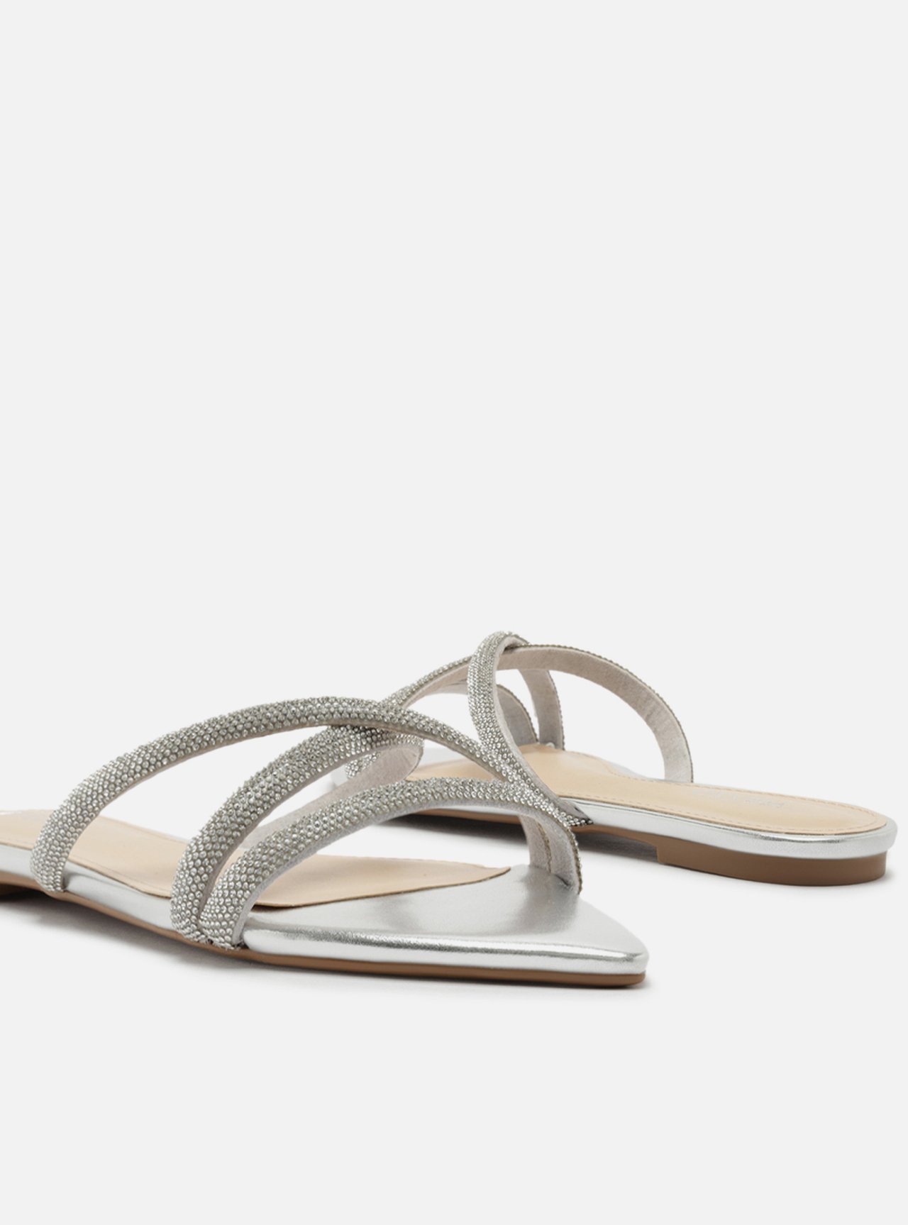 Foto 4 de Rasteira Prata Flat Bico Folha Tiras Strass