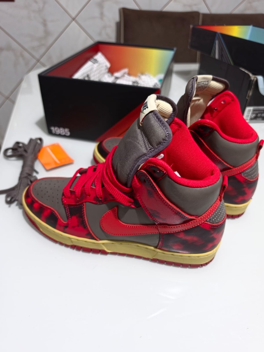 Nike Dunk High 1985 Red Acid Wash — 40.5, Novo
