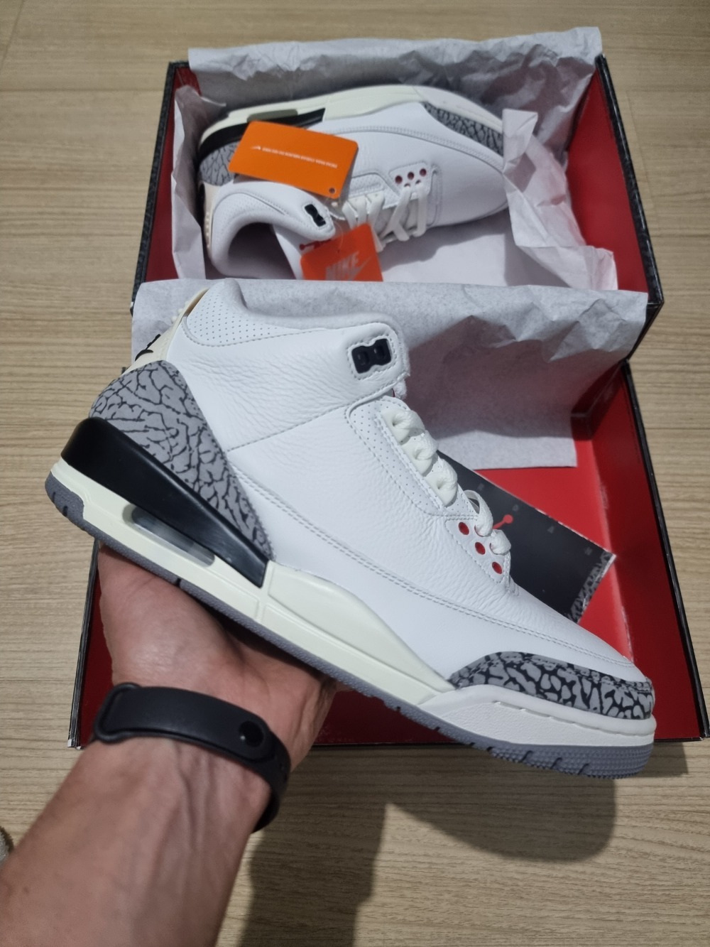 Air Jordan 3 White Cement Reimagined — 40, Novo