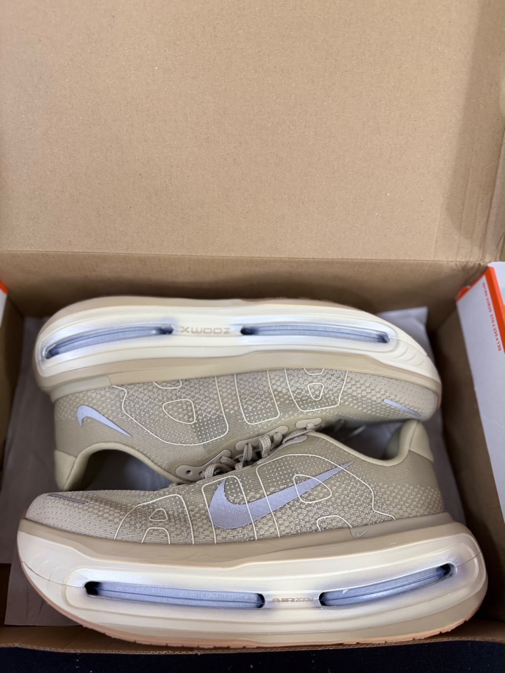 Nike Air Zoom Vomero Premium Desert Khaki Light Khaki — 42, Novo