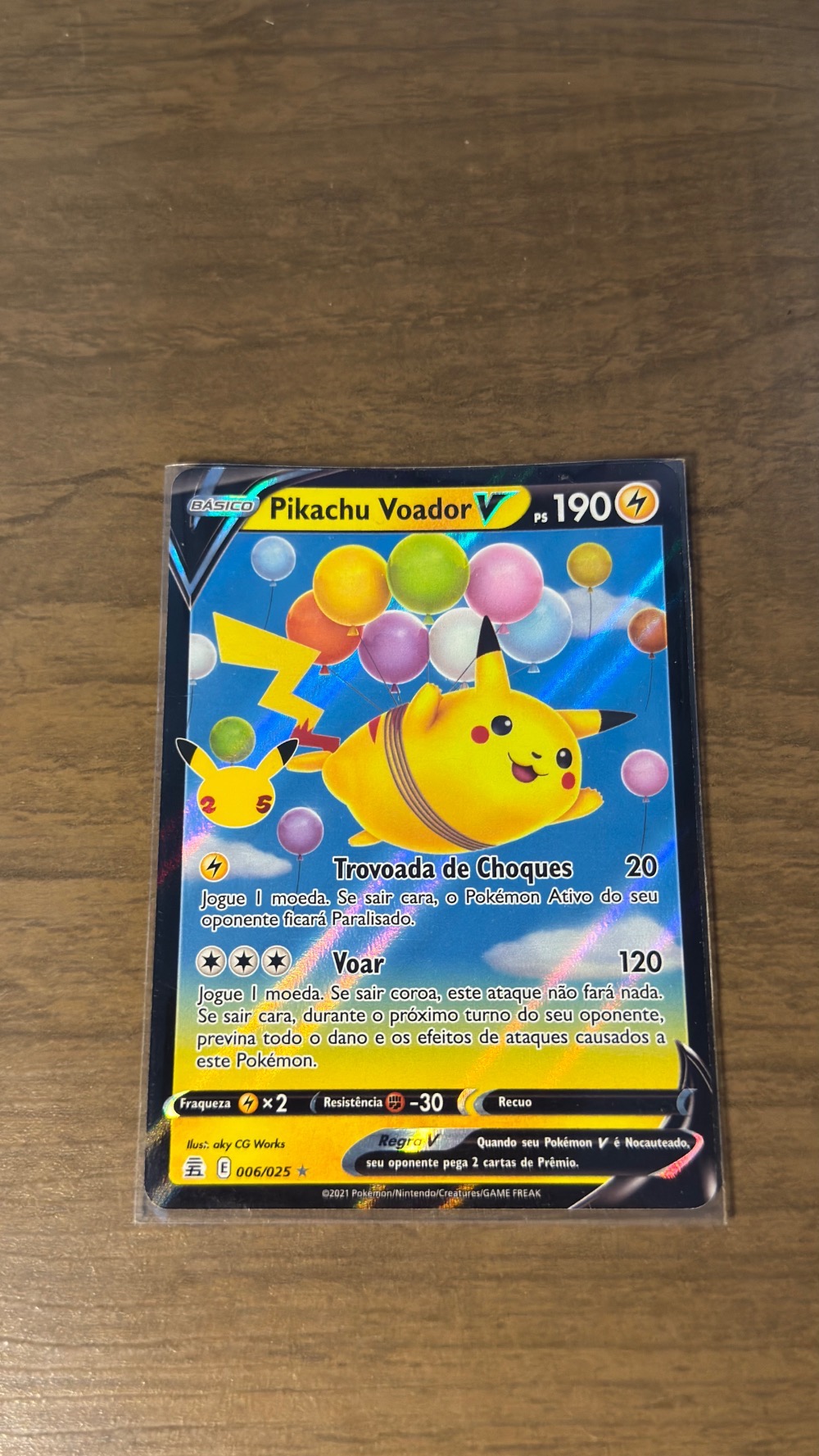 Pikachu Voador V (6/25) Celebrações Pokémon TCG — Near Mint, Novo