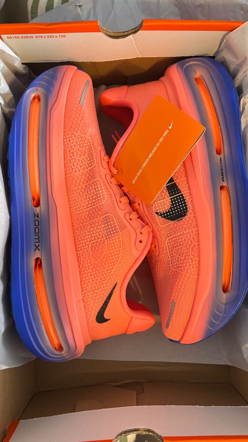 Nike Vomero Premium Atomic Pink Racer Blue Crimson Tint Black — 41, Novo