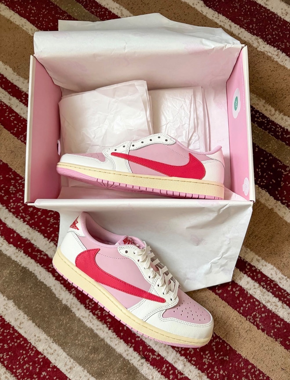 Travis Scott x Air Jordan 1 Low OG SP Sail Tropical Pink — 39.5, Novo