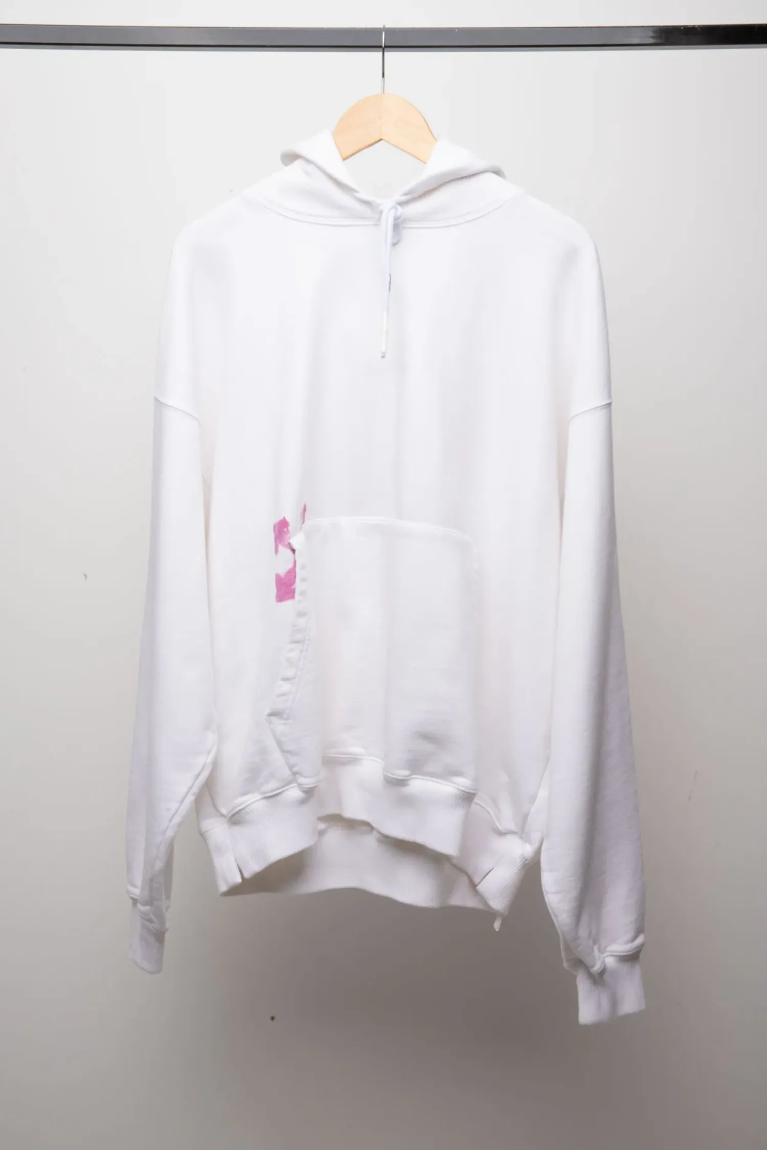 Moletom Off-White Graffiti Tape Pink White — XG, Novo