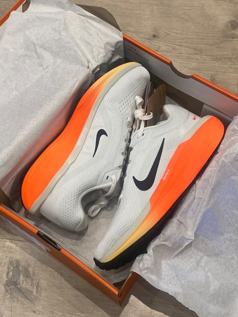 Nike Winflo 11 Summit White Cramoisi — 38 / 39 / 40 / 41, Novo
