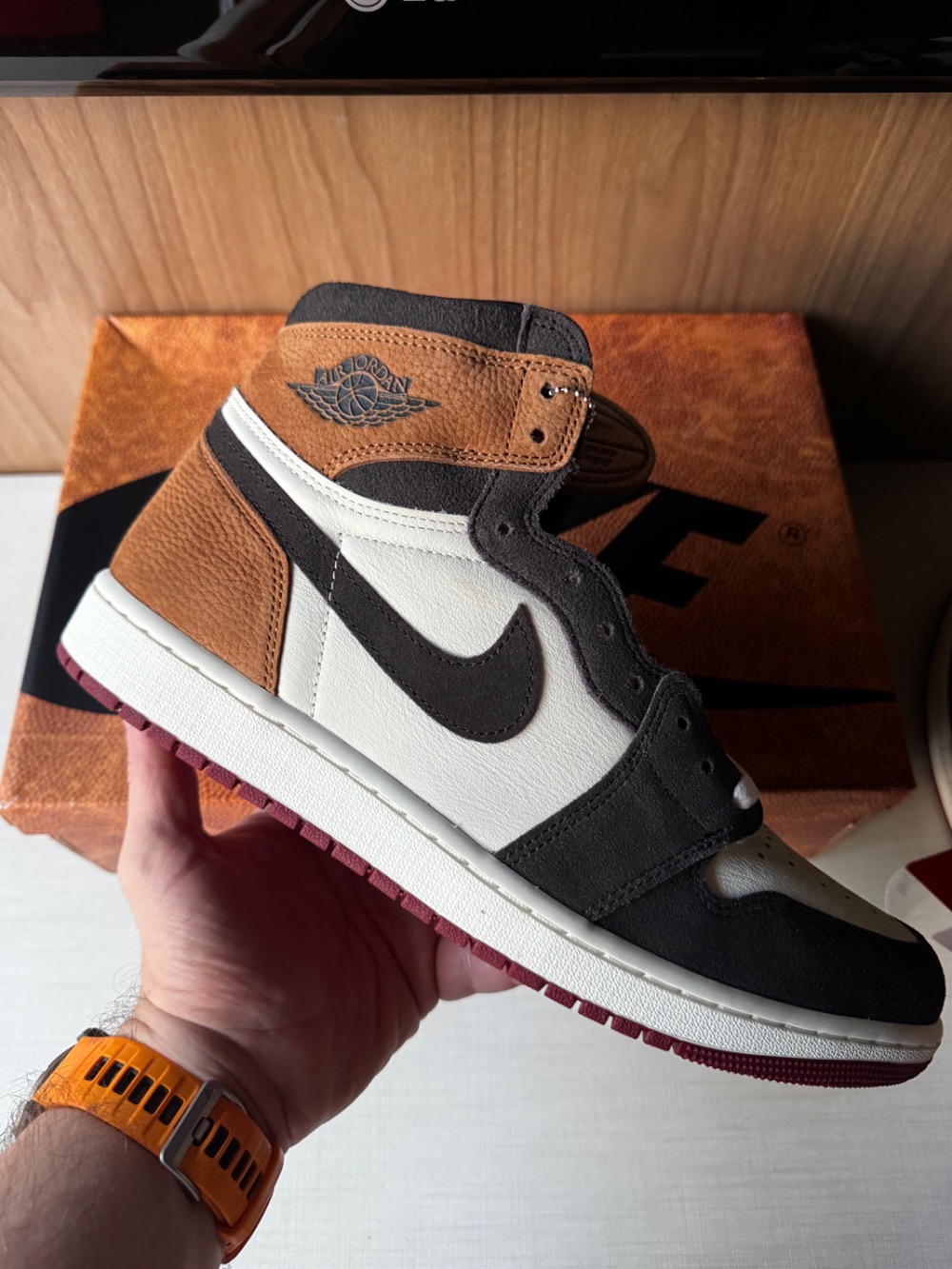 Air Jordan 1 High OG Love Letter — 44, Novo
