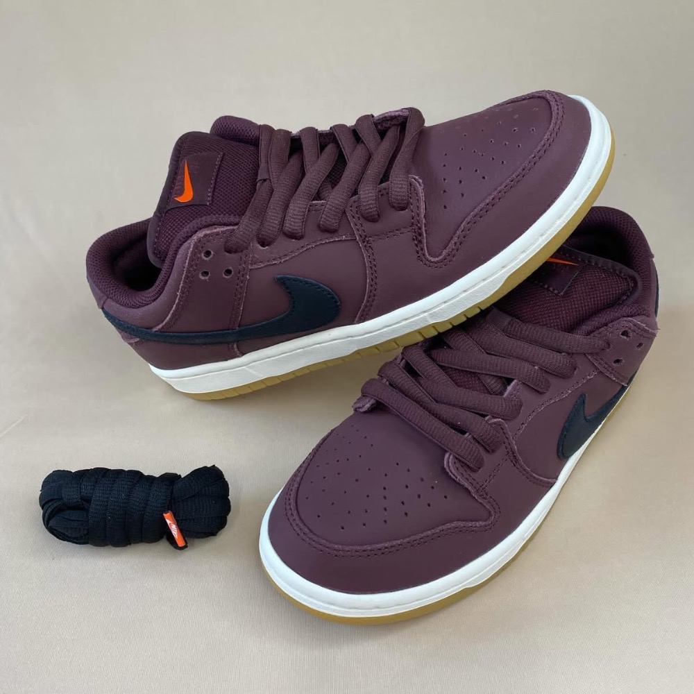 Nike SB Dunk Low Pro ISO Burgundy Crush — 42, Novo