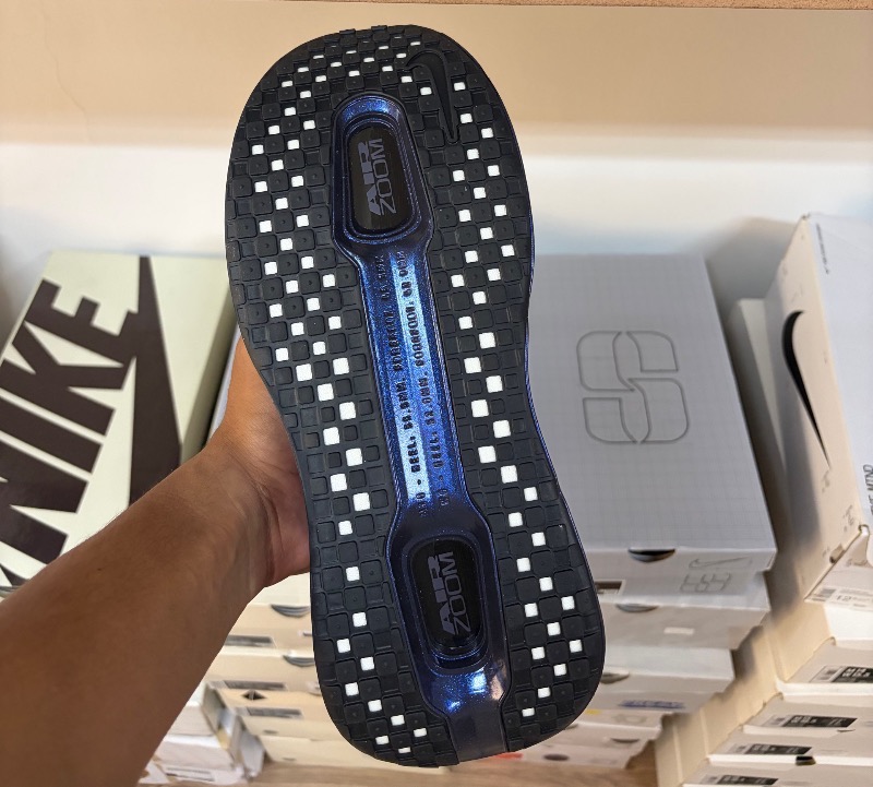 Foto 4 de Nike Vomero Premium Gridiron — 44, Novo