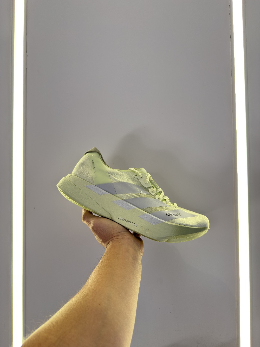 Satisfy x adidas Adizero Adios Pro 4 Tent Green Matte Silver Magic Lime — 41, Novo