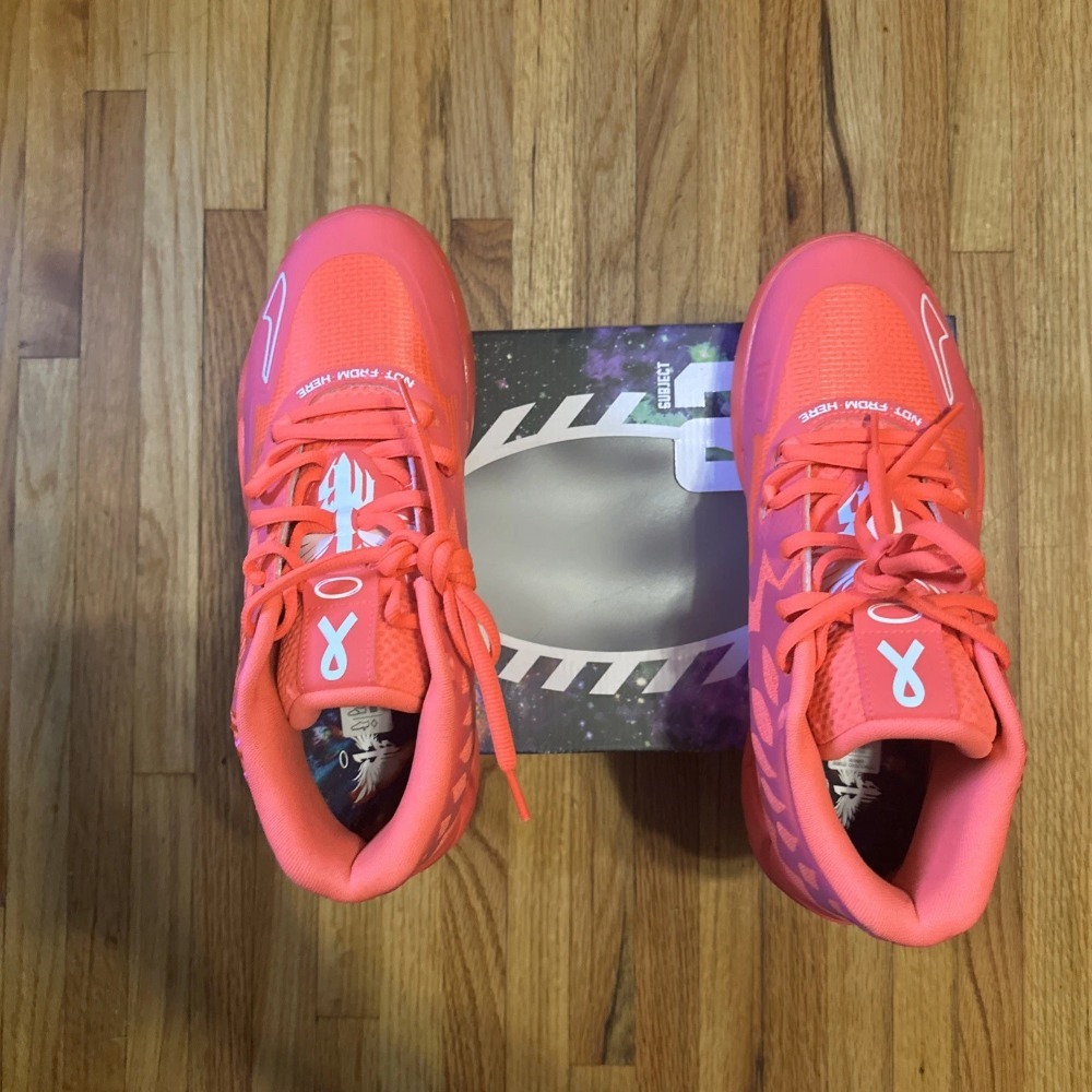 LaMelo Ball x Susan G. Komen x Puma MB.01 BCA Pink Alert — 39.5, Novo