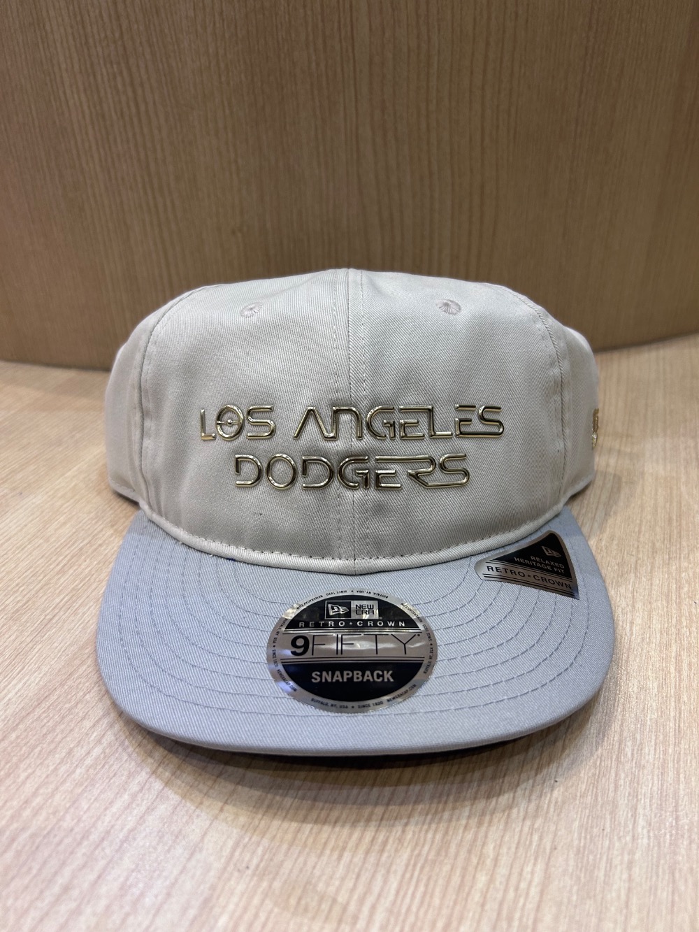 Hajime Sorayama x New Era Boné Retro Crown Los Angeles Dodgers Off White — Único, Novo