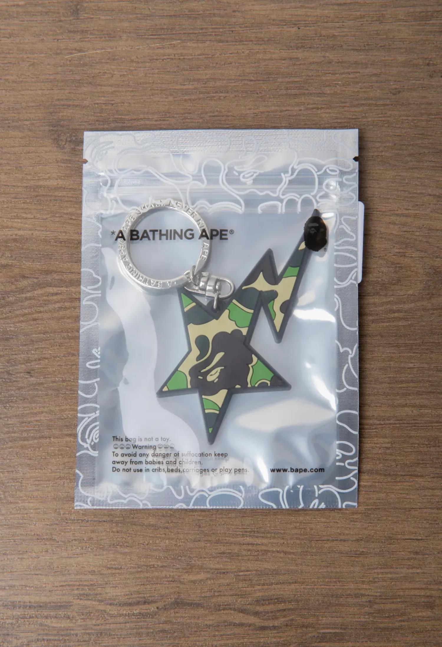 Chaveiro BAPE ABC Camo Sta Green — único, Novo