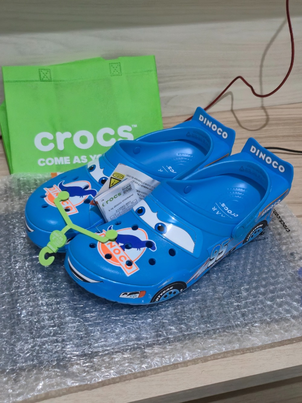 Cars x Crocs Crocband Lightning McQueen Dinoco Blue — 40, Novo