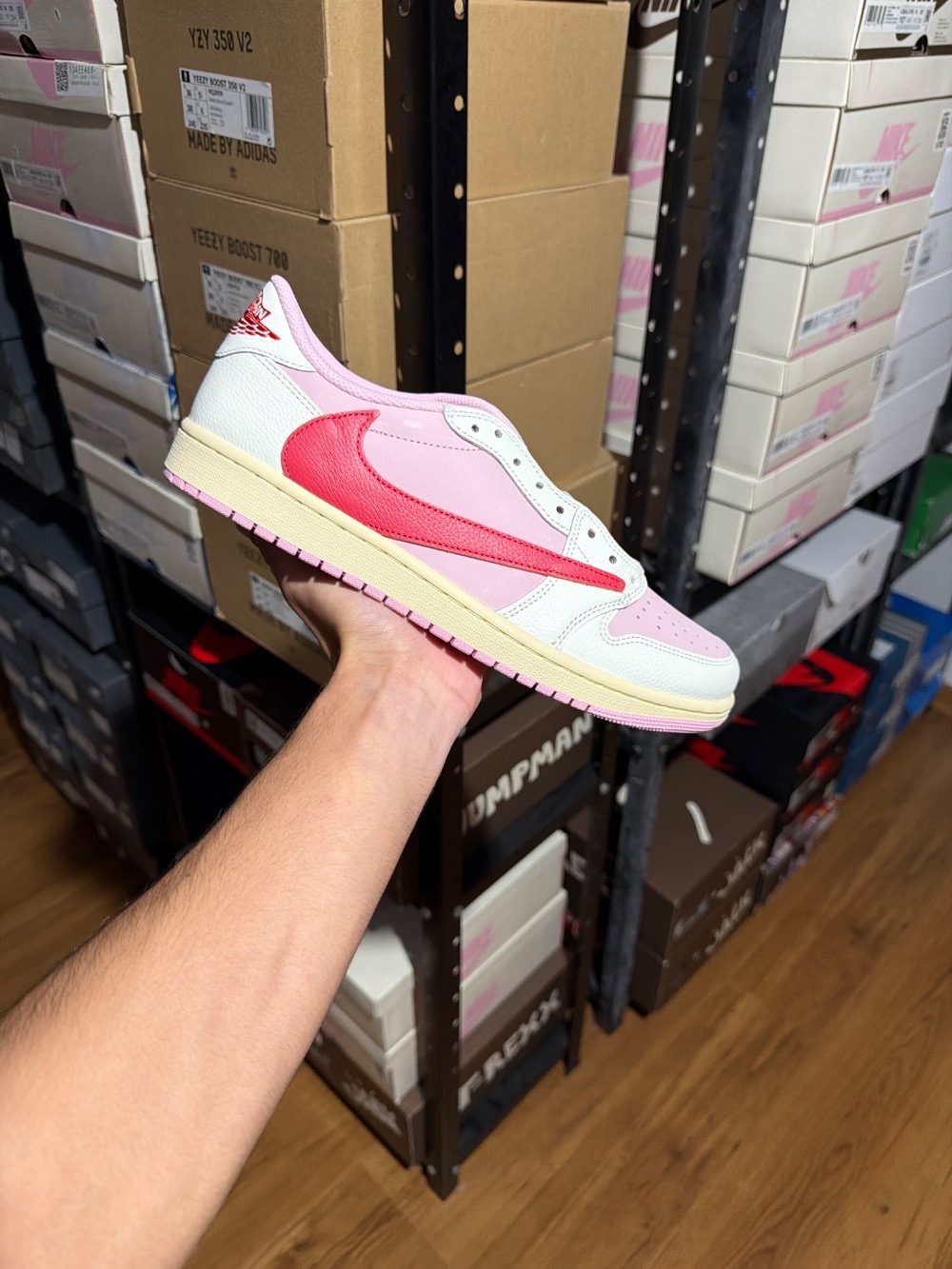 Travis Scott x Air Jordan 1 Low OG SP Sail Tropical Pink — 44, Novo