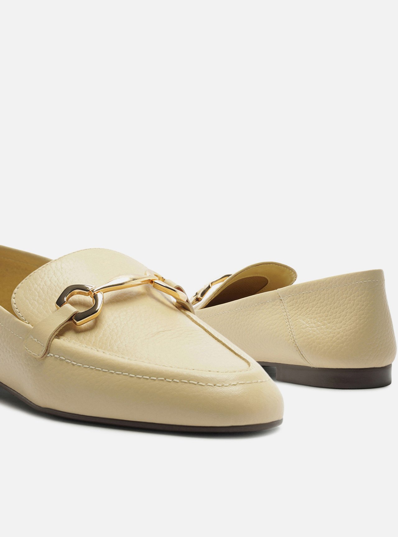 Foto 4 de Mocassim Luma Amarelo Couro Bico Redondo Bridão
