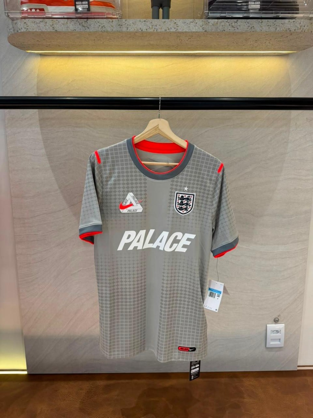 England x Palace x Nike Camiseta Dri-Fit Academy Pro Football Pewter Grey — M / G, Novo
