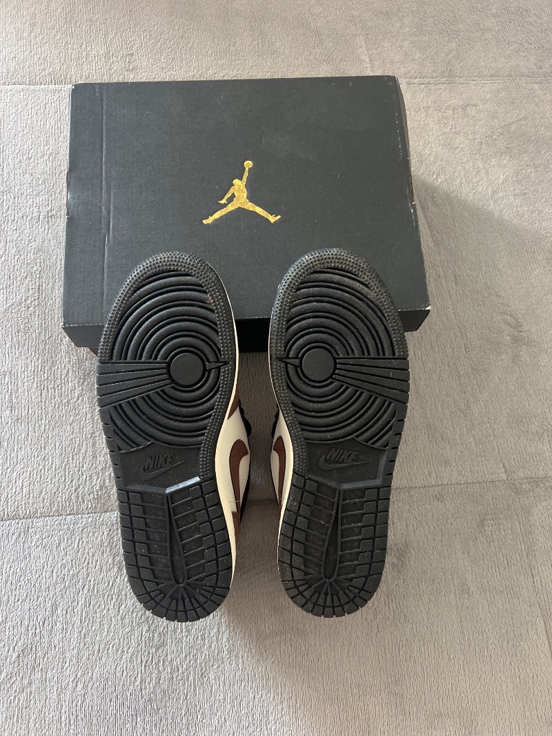 Foto 5 de Air Jordan 1 Low SE Mocha — 35 / 36, Usado