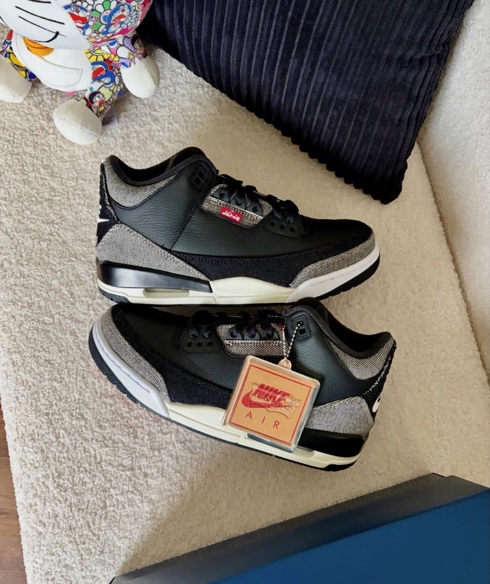 Levi's x Air Jordan 3 Black White — 39.5, Novo