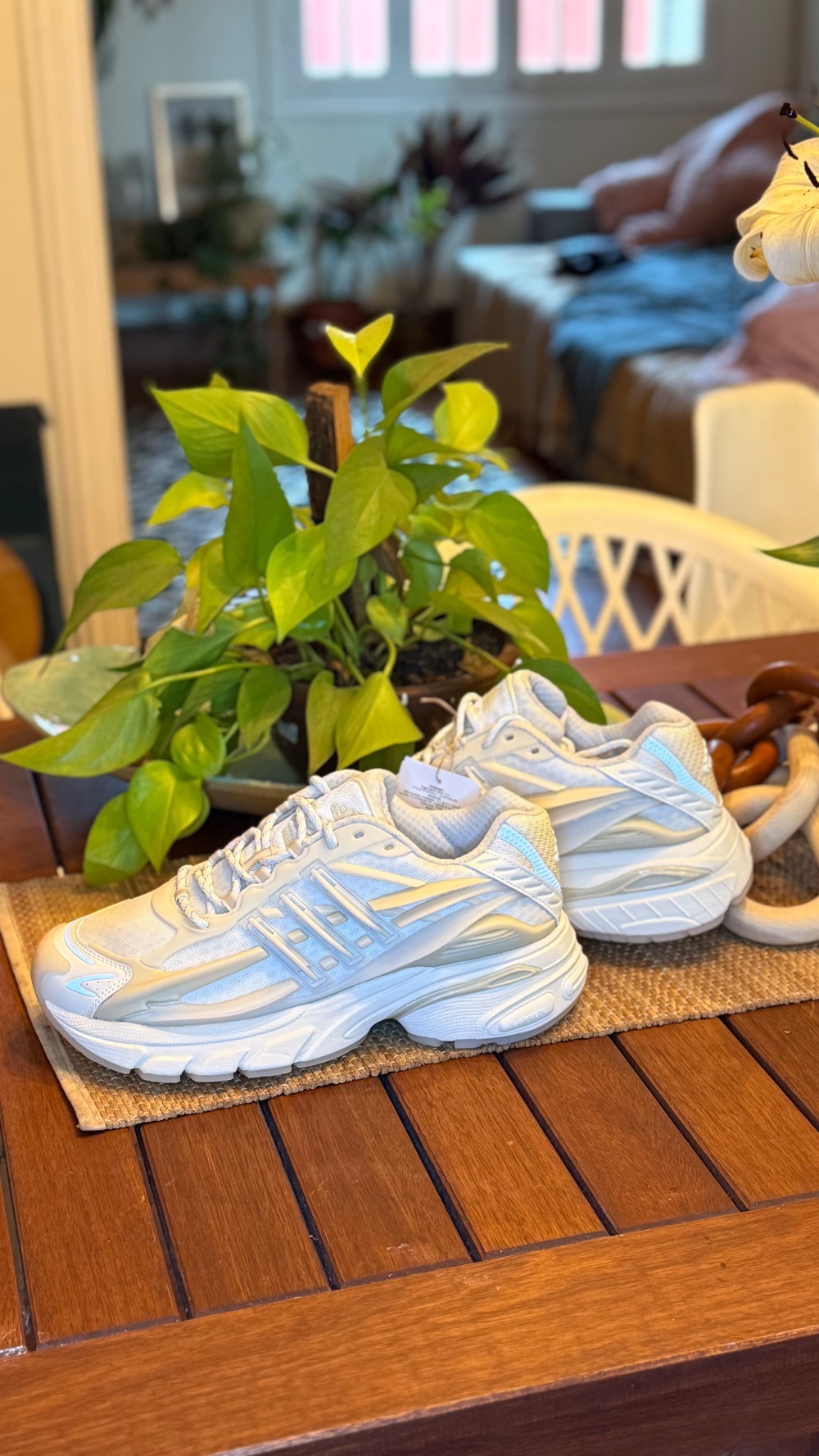 Pharrell Williams x adidas Adistar Jellyfish Chalk White — 43, Novo