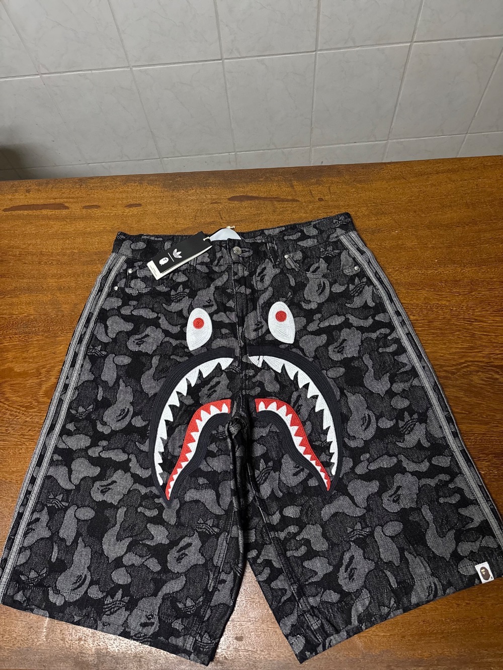 BAPE x adidas Jorts Shark Denim Black — M, Novo
