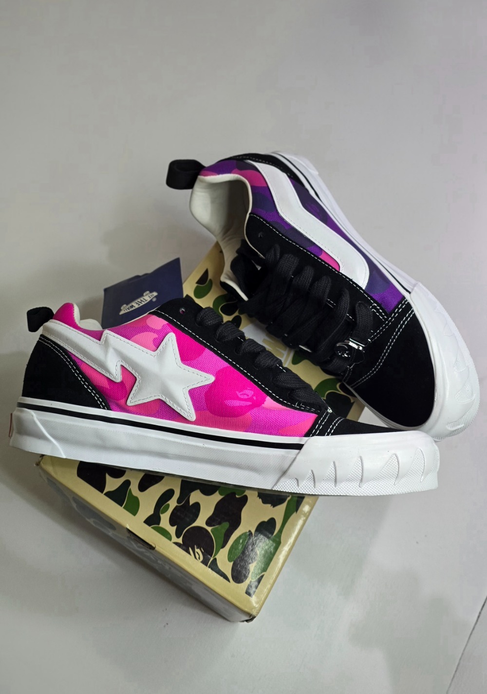 BAPE x Vans Premium Knu Skool Camo Green — 40, Novo