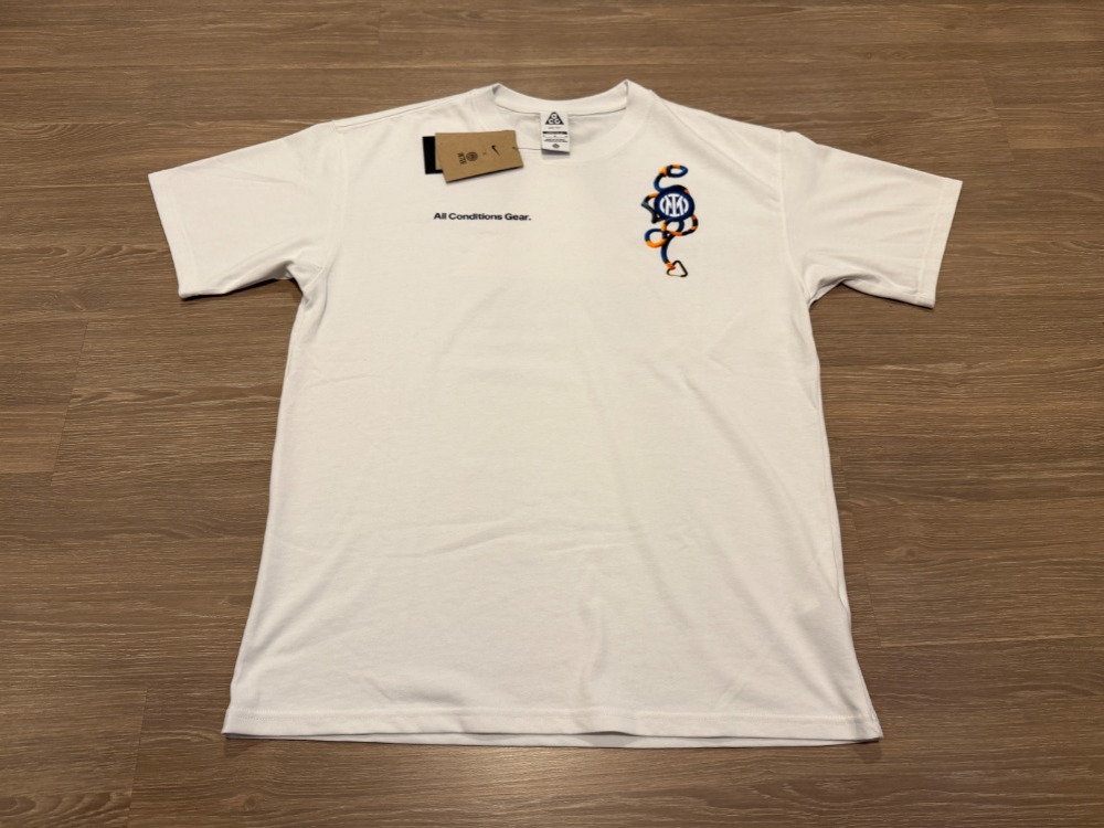 Inter de Milão x Nike ACG Camiseta White — M, Novo