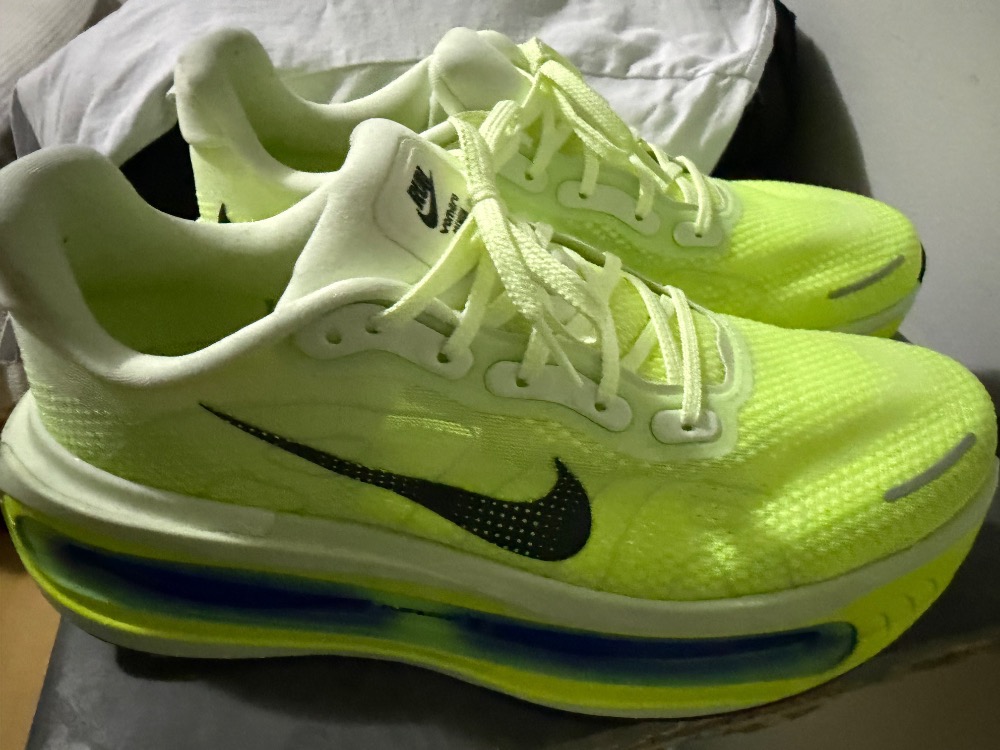 Nike Vomero Premium Volt Tint Sapphire — 43, Usado