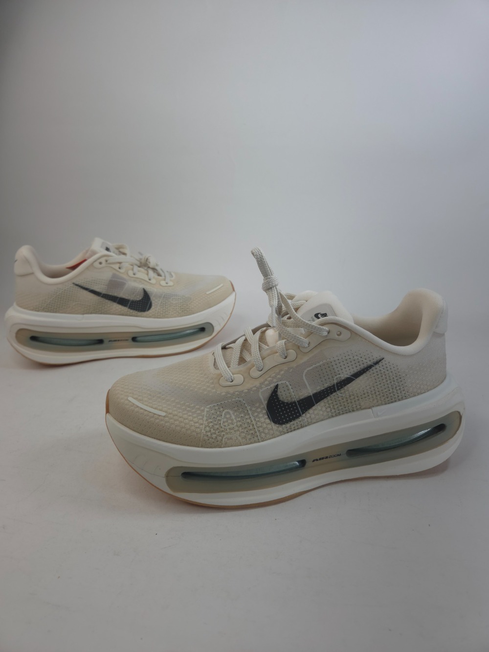Nike Vomero Premium Pale Ivory Jade Horizon — 40, Novo